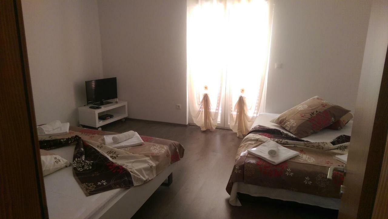 Apartmani Sandro Іван Долац Екстер'єр фото